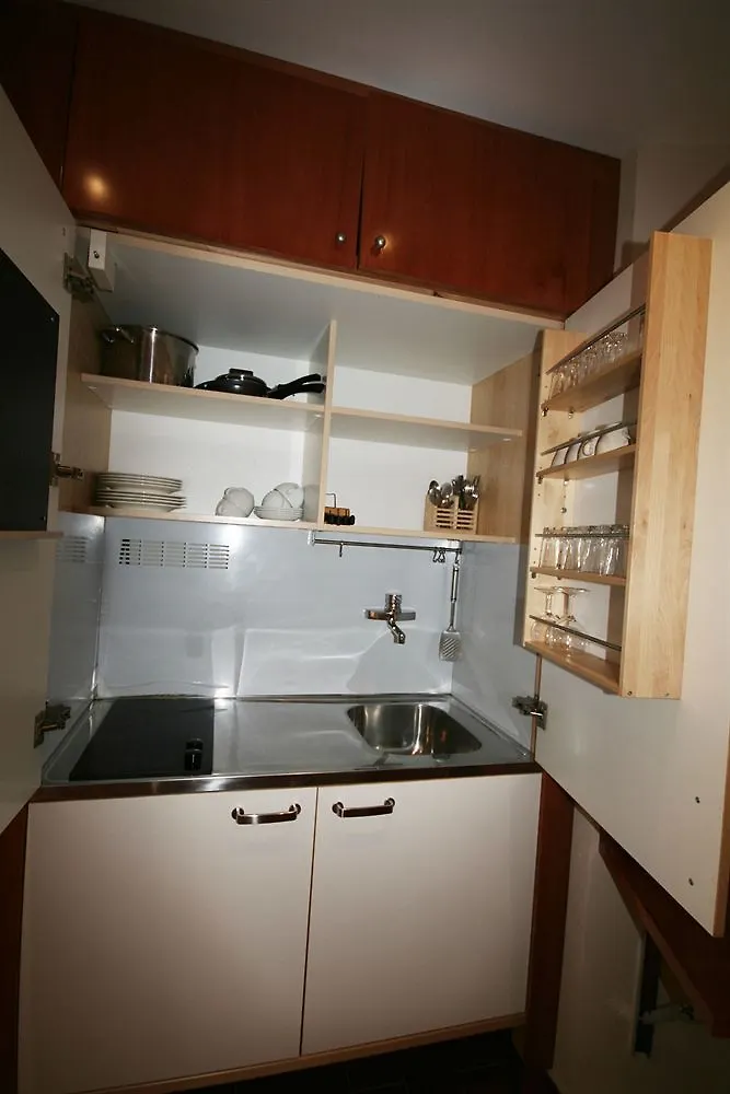 Apartamentos Turisticos Madanis L'Hospitalet de Llobregat Spagna